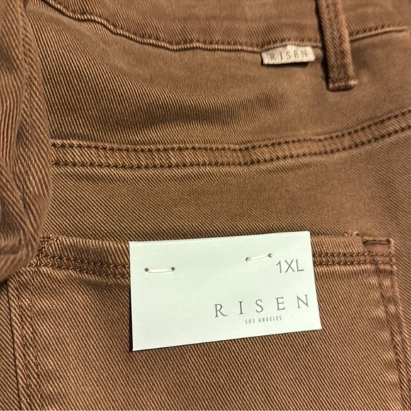 Risen Espresso Wide Leg Tummy
Control Jeans new with tags - Picture 9 of 10
